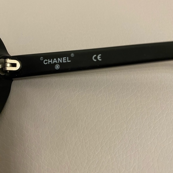 Authentic Chanel sunglasses with blings - Picture 7 of 12